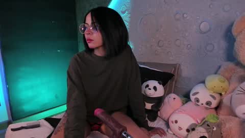 Snapshot of emma_nakamura chatting on 02/18/25, 10:16     online show from 02/18/25, 10:16