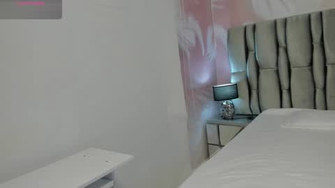 Snapshot of emma_petite4u chatting on 01/12/25, 10:12 Emma online show from 01/12/25, 10:12