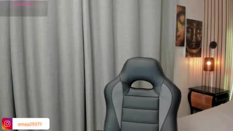 Snapshot of emma_petite4u chatting on 02/20/25, 06:24 Emma online show from 02/20/25, 06:24