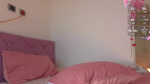 EMMA REVEES  online show from 02/17/26, 09:28