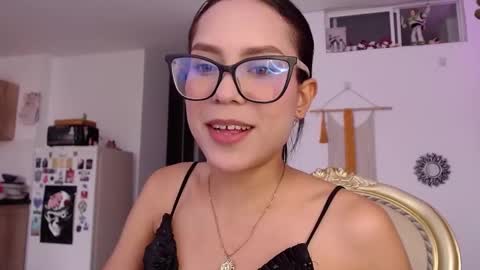 Snapshot of emma_rinaldi_ chatting on 01/20/25, 10:04 Emma online show from 01/20/25, 10:04