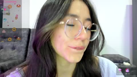 Snapshot of emma_sandovaal chatting on 01/18/25, 12:02 Emma online show from 01/18/25, 12:02