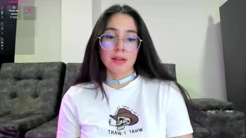 Snapshot of emma_sandovaal chatting on 10/10/25, 03:27 Emma online show from 10/10/25, 03:27