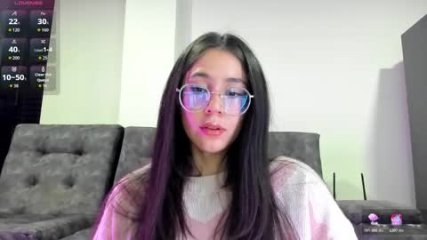 Snapshot of emma_sandovaal chatting on 11/06/25, 03:40 Emma online show from 11/06/25, 03:40