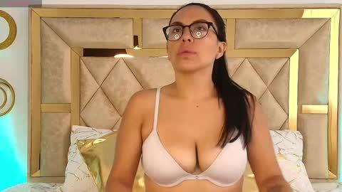 Snapshot of emma_sanz__ chatting on 02/03/26, 12:32 Emma Sanz online show from 02/03/26, 12:32