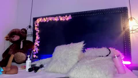 emma_saylor online show from 02/05/26, 07:51