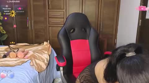 Snapshot of emma_stefania chatting on 02/20/26, 08:20 Emma online show from 02/20/26, 08:20