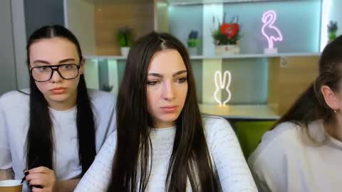 emma_swee online show from 02/26/26, 06:45