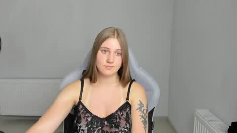 Snapshot of emma_sweettyy chatting on 07/06/26, 03:36 Emma online show from 07/06/26, 03:36