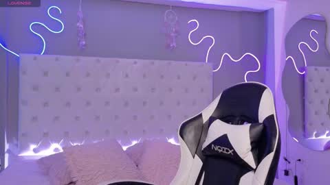 Snapshot of emma_visconti chatting on 02/06/26, 12:30 emma_visconti online show from 02/06/26, 12:30