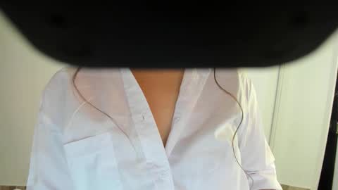 Snapshot of emma_white02 chatting on 10/04/25, 04:49 emma_white02 online show from 10/04/25, 04:49