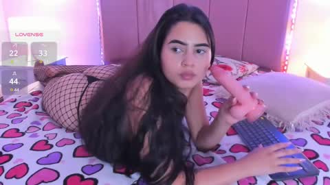 Snapshot of emma_whitee_ chatting on 03/12/25, 06:00 emma_whitee_ online show from 03/12/25, 06:00