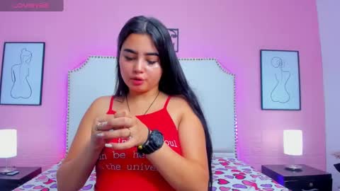 Snapshot of emma_whitee_ chatting on 11/15/25, 12:56 emma_whitee_ online show from 11/15/25, 12:56