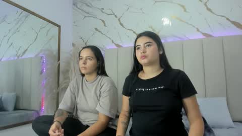 Snapshot of emma_whitee_ chatting on 11/30/25, 12:31 emma_whitee_ online show from 11/30/25, 12:31