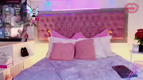 neko  online show from 12/04/25, 10:07