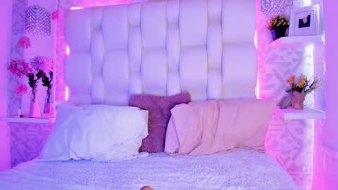 emmaa00_ online show from 02/09/26, 04:44