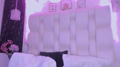 emmaa00_ online show from 04/06/26, 06:31