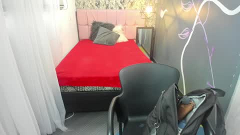 Snapshot of emmaaevans_ chatting on 02/03/25, 11:53 Emma Evans online show from 02/03/25, 11:53