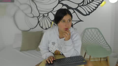  Emma  online show from 04/15/26, 07:54