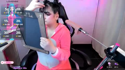 Snapshot of emmaamartinez chatting on 11/28/25, 01:41 modelo independente online show from 11/28/25, 01:41