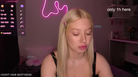 Snapshot of emmaandjake chatting on 05/21/26, 03:19 emmaandjake online show from 05/21/26, 03:19