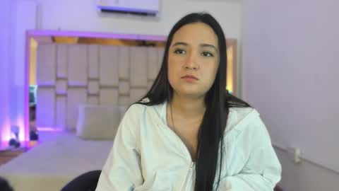 Emma online show from 11/08/25, 12:05