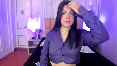 Snapshot of emmabenavidez chatting on 12/01/25, 08:03 Emma online show from 12/01/25, 08:03