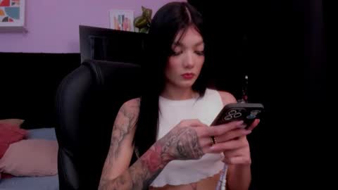 Snapshot of emmabridgerton chatting on 02/03/26, 07:19 Emma online show from 02/03/26, 07:19