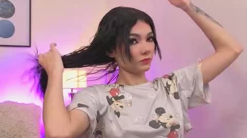 Snapshot of emmabridgerton chatting on 02/28/26, 09:49 Emma online show from 02/28/26, 09:49