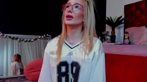 Em online show from 05/30/26, 03:47