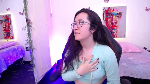 Snapshot of emmaclaire_ chatting on 09/11/25, 07:47 Emma Claire online show from 09/11/25, 07:47