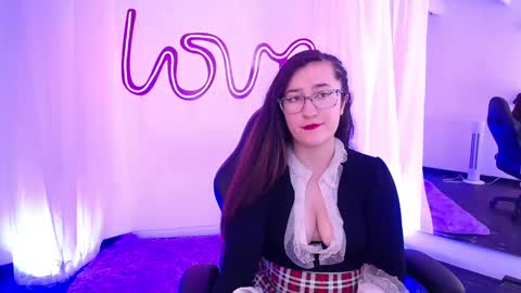 Snapshot of emmaclaire_ chatting on 09/22/25, 08:44 Emma Claire online show from 09/22/25, 08:44