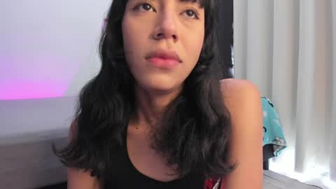 emmaclark_1 online show from 05/25/26, 08:48
