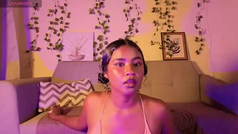 Snapshot of emmaconneer chatting on 10/30/25, 02:35 Emma online show from 10/30/25, 02:35