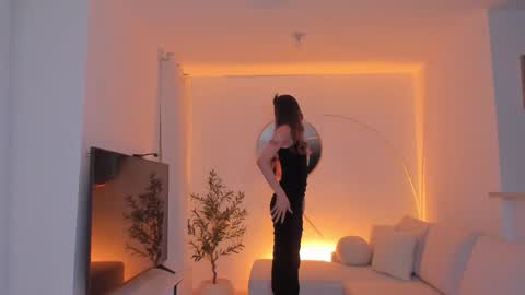 Snapshot of emmacorrea chatting on 10/30/25, 01:40 Emma voger online show from 10/30/25, 01:40