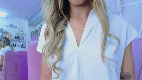 emma cortez online show from 11/07/25, 12:16