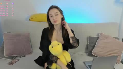 Emma online show from 12/05/25, 04:43