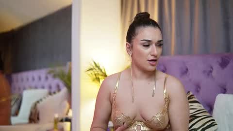 Snapshot of emmadallas chatting on 10/31/25, 06:20 Emma online show from 10/31/25, 06:20