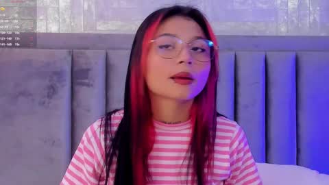 Snapshot of emmaduff_ chatting on 09/23/25, 12:08 online show from 09/23/25, 12:08