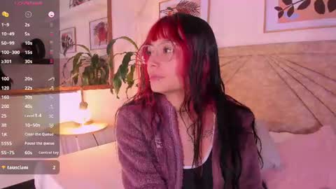 Snapshot of emmaduff_ chatting on 06/12/26, 11:42 online show from 06/12/26, 11:42