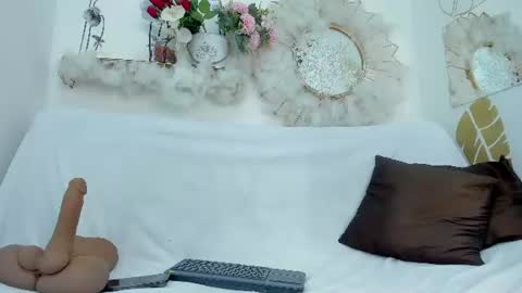 Snapshot of emmaduque chatting on 07/04/26, 06:03 Emma Duque online show from 07/04/26, 06:03