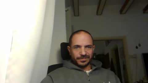 Snapshot of emmagold123 chatting on 12/15/24, 04:51 Ariel online show from 12/15/24, 04:51