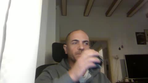 Snapshot of emmagold123 chatting on 12/19/24, 04:34 Ariel online show from 12/19/24, 04:34