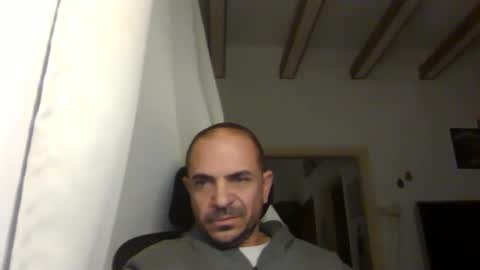 Snapshot of emmagold123 chatting on 12/25/24, 04:33 Ariel online show from 12/25/24, 04:33