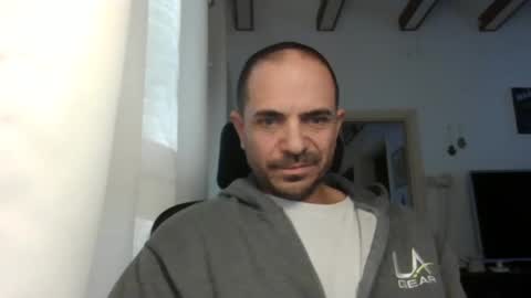 Snapshot of emmagold123 chatting on 01/09/25, 05:44 Ariel online show from 01/09/25, 05:44