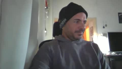 Snapshot of emmagold123 chatting on 01/27/25, 05:47 Ariel online show from 01/27/25, 05:47