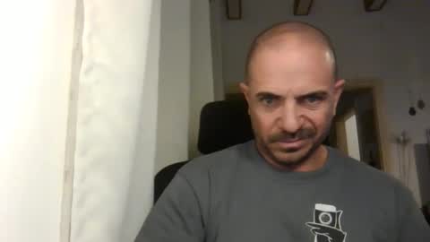 Snapshot of emmagold123 chatting on 01/28/25, 08:36 Ariel online show from 01/28/25, 08:36