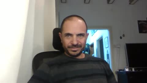 Snapshot of emmagold123 chatting on 02/06/25, 04:47 Ariel online show from 02/06/25, 04:47