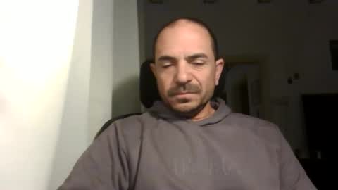 Snapshot of emmagold123 chatting on 02/10/25, 03:35 Ariel online show from 02/10/25, 03:35