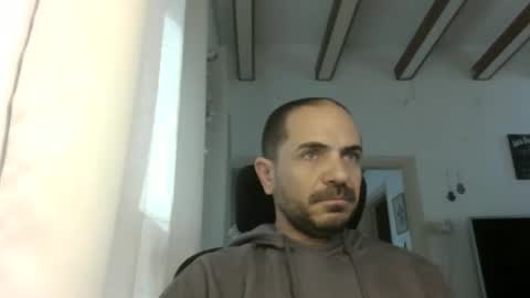 Snapshot of emmagold123 chatting on 02/14/25, 08:31 Ariel online show from 02/14/25, 08:31